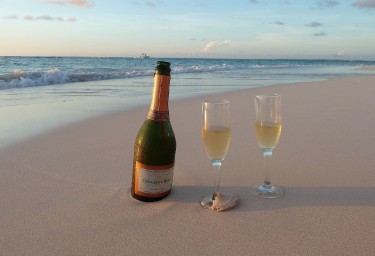 The Grenadines champagne on the beach