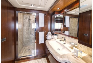 ANNE MARIE Guest Stateroom Bathroom