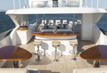 FAR FROM IT Flybridge with Jacuzzi