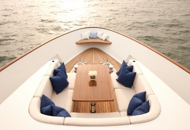 FIREFLY Foredeck Seating