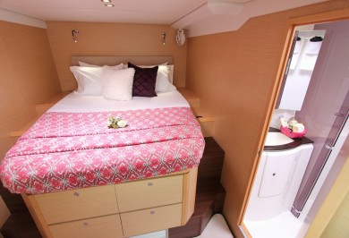 FOXY LADY Queen cabin with ensuite