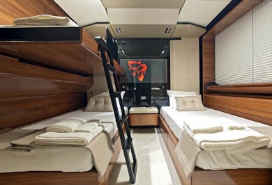 Fusion twin cabin with pullman