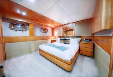 ISLAND HEIRESS Guest Double Cabin