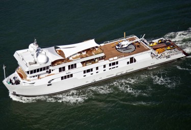 Luxury Expedition Yacht SURI Underway