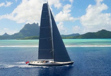 Luxury Charter Yacht SILVERTIP Sailing