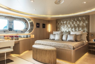 LIGHT HOLIC Guest Double Cabin