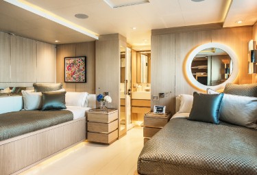 LIGHT HOLIC Guest Twin Cabin