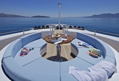 Motor Yacht MIA RAMA Fore Deck Seating Area