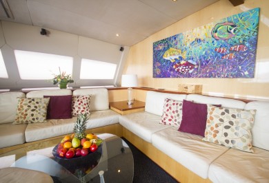 Luxury Catamaran KINGS RANSOM Main Saloon Decor