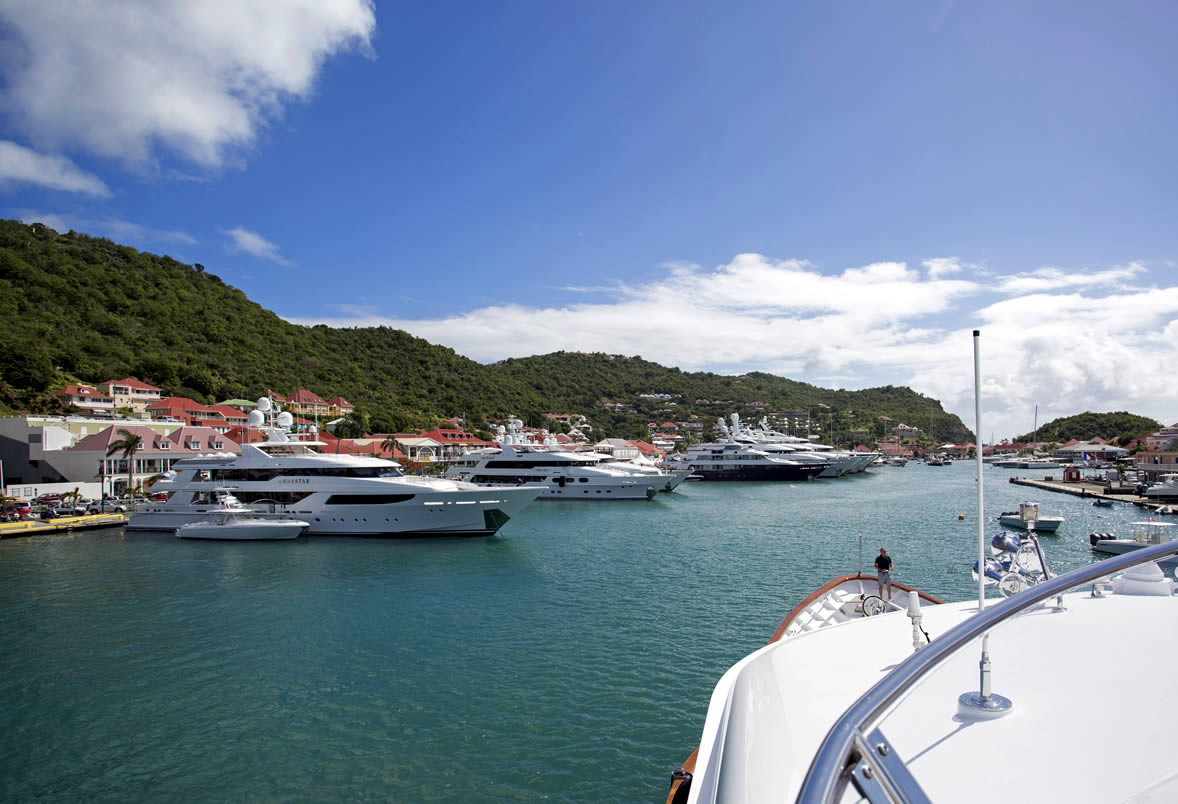yachts in st barts now