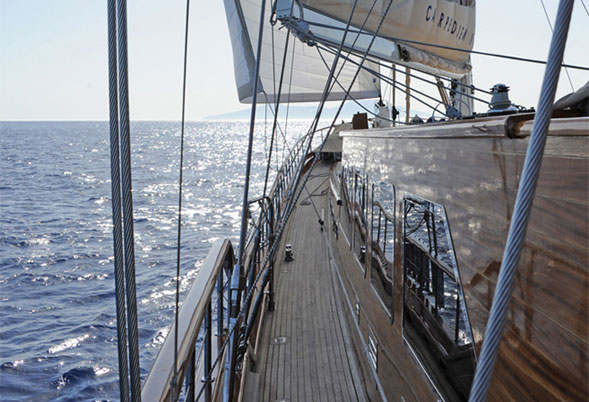 Carpe Diem IV sailing