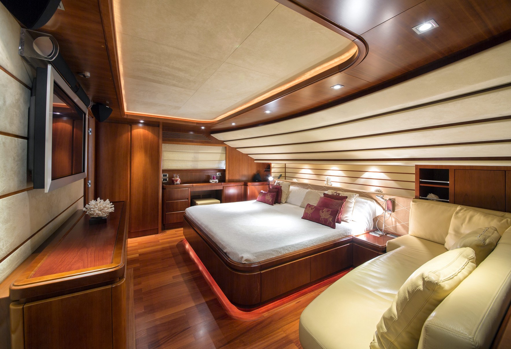charter ferretti motor yacht anne marie in italy - luxury