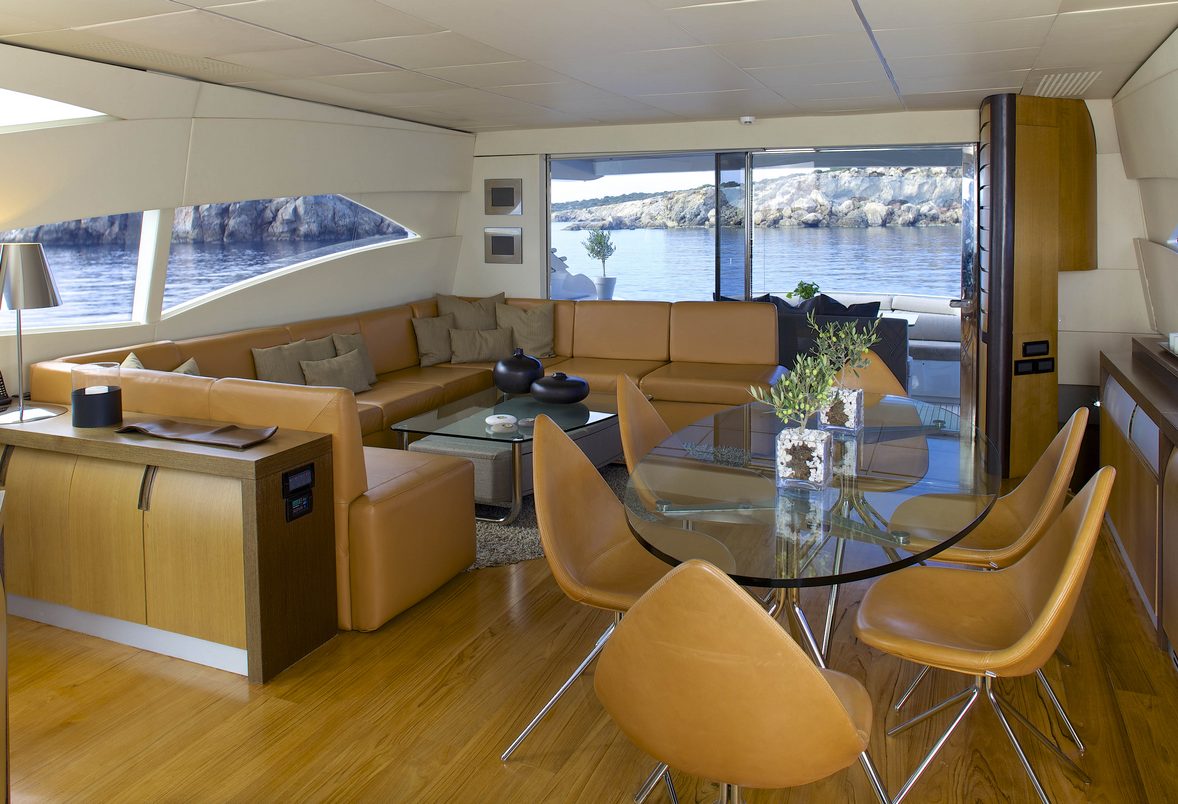 Luxury Motor Yacht SOLARIS Saloon