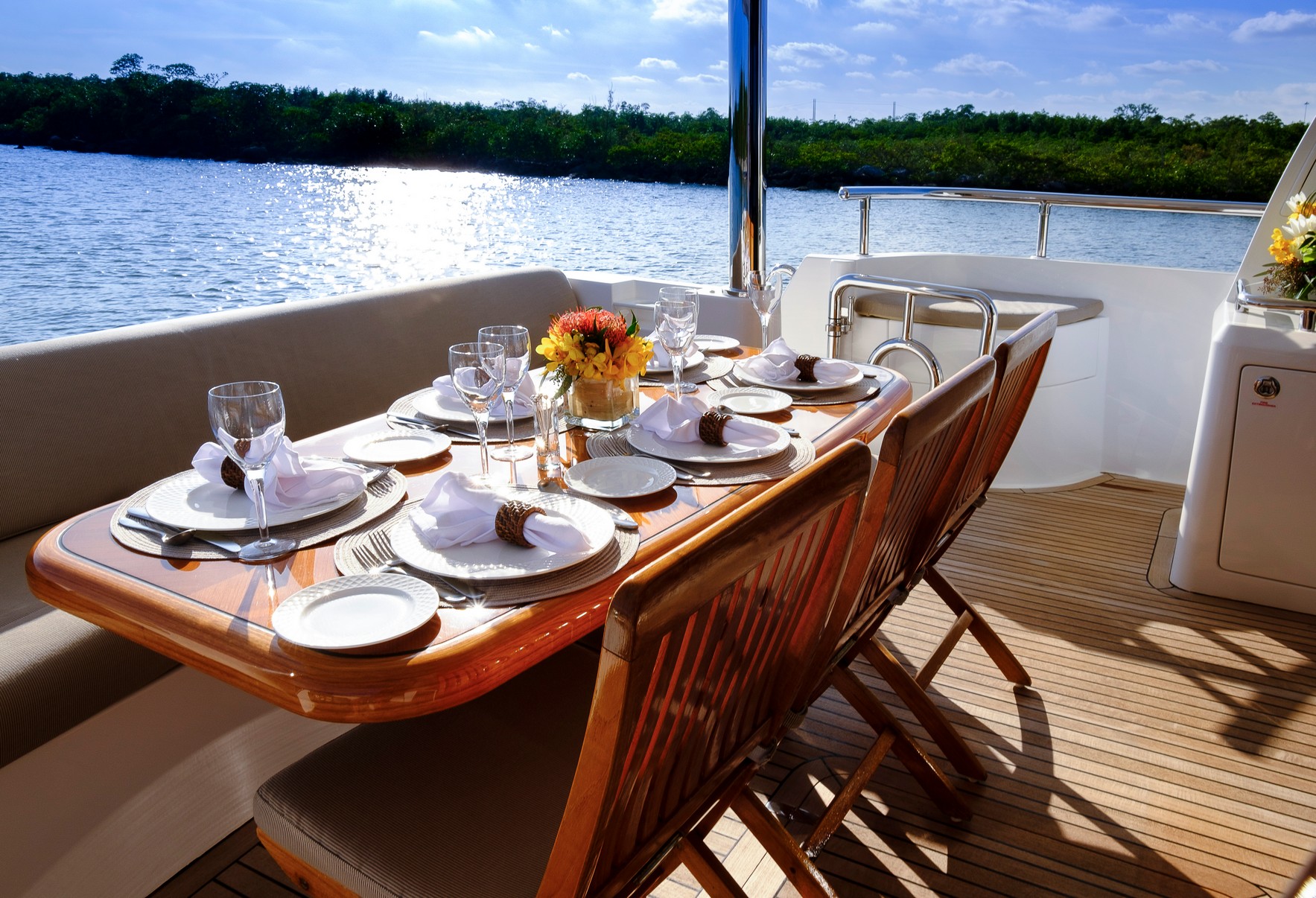 SILVER LINING Aft Deck Dining