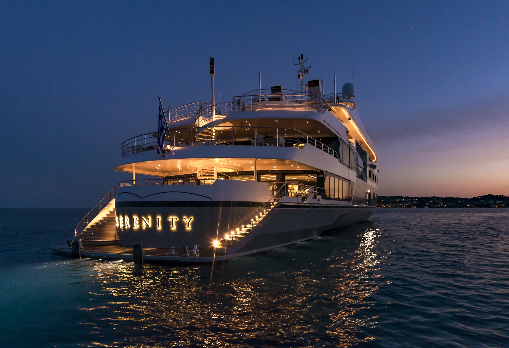 yacht serenity prix