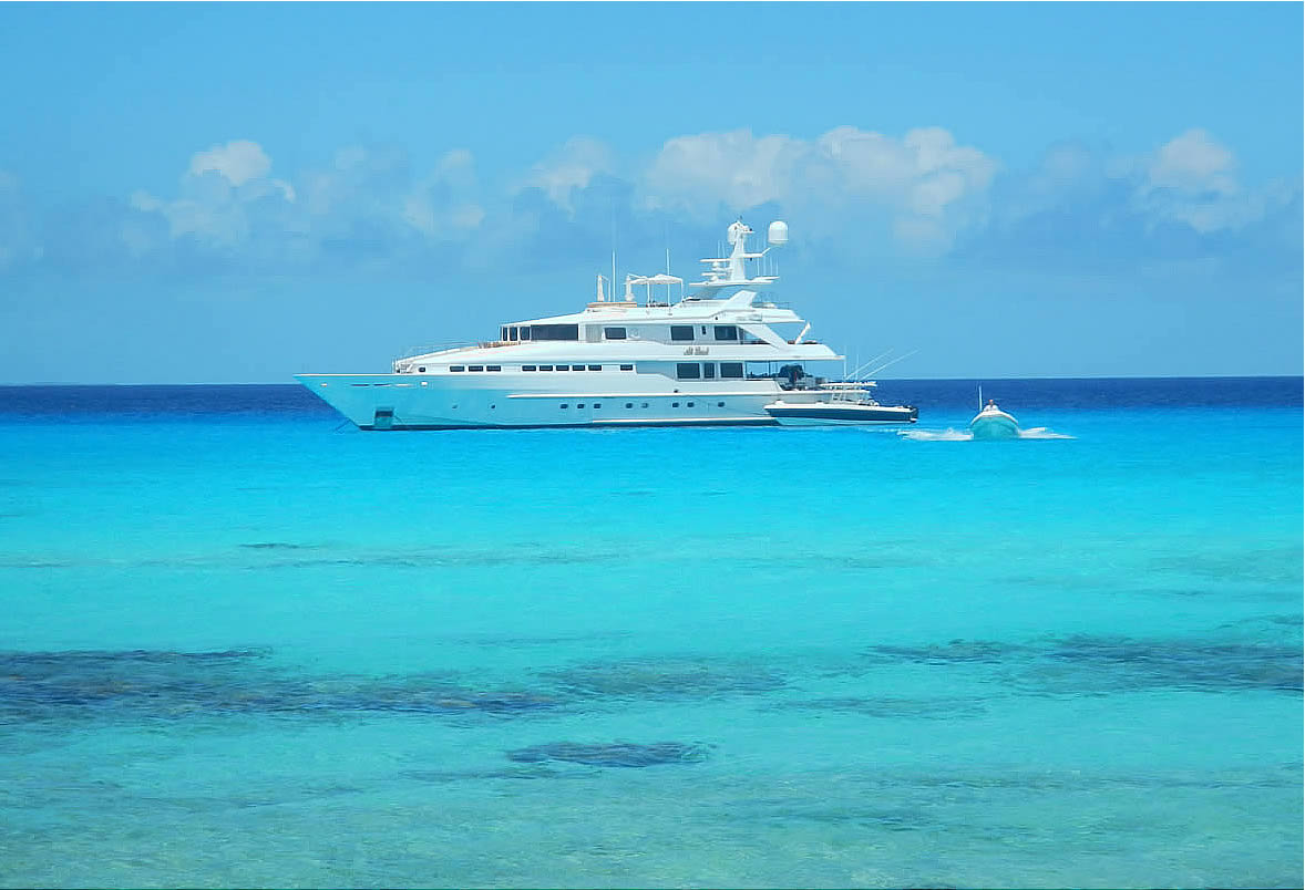 Bahamas Motor Yacht Charter