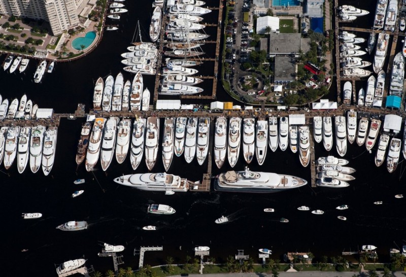 Luxury Charter Group inspecte les Yachts de Luxe à Louer du FLIBS