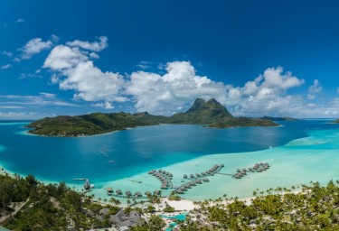 Charter a Luxury Yacht in the South Pacific 