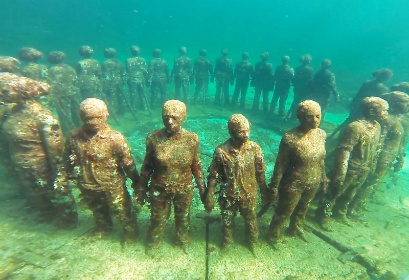 Underwater Gallery