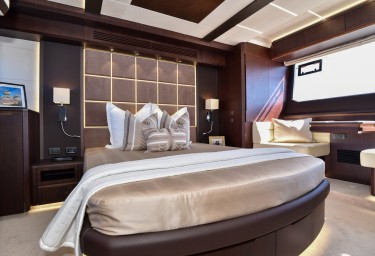 THE COVE Master Stateroom