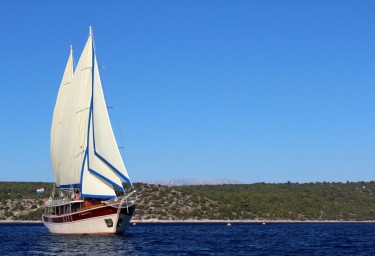 TAJNA MORA Under Sail