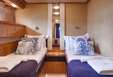 AMOR Guest Twin Cabin