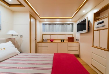 Charter Yacht RIVIERA Guest Double Cabin