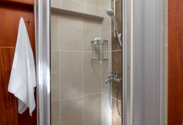 SEABREEZE Guest Bathroom Shower