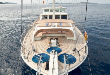 SEABREEZE Foredeck
