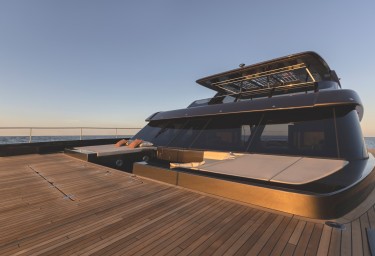 AMBER ONE Foredeck