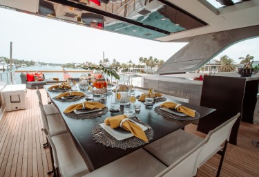 FIFTY SHADES Sun Deck Dining
