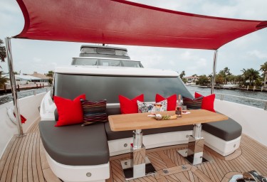 FIFTY SHADES Foredeck
