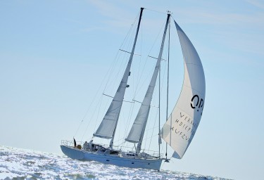 HELENE Under Sail