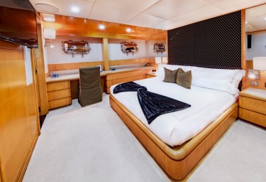 ISLAND HEIRESS Guest Double Cabin