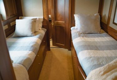 LADY VICTORY Guest Twin Cabin