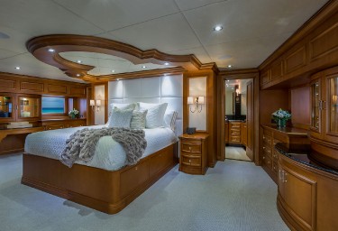 Luxury Charter Yacht M3 Master Suite