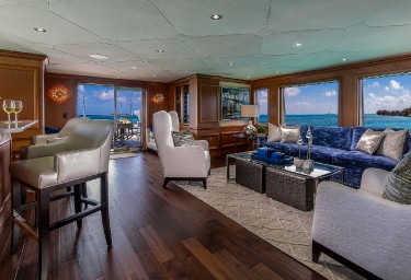 Luxury Charter Yacht M3 Skylounge