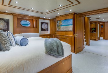 Luxury Charter Yacht M3 VIP Stateroom