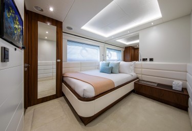 RUSH X Guest Double Cabin