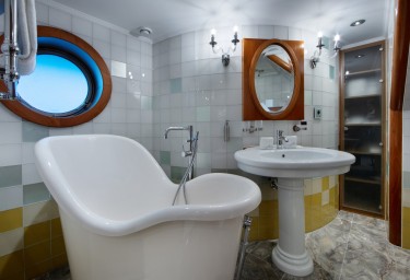 SHERAKHAN Guest Bathroom