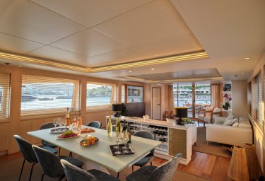 WHITE KNIGHT Main Deck Salon and Dining