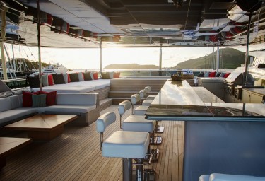 ODESSA Sun Deck Dining & Bar