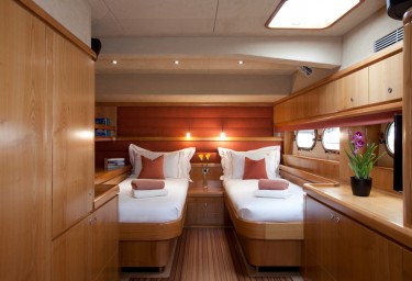 ORION 90 Guest Twin Cabin